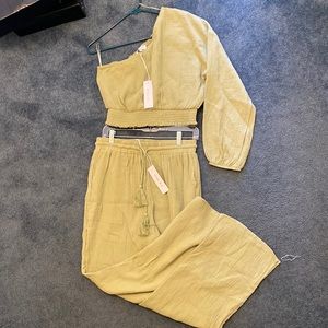 Gilli One Shoulder Set